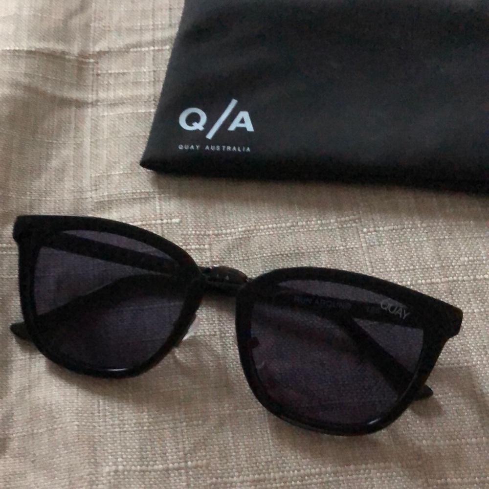 Quay Australia Run Around Black Sunnies